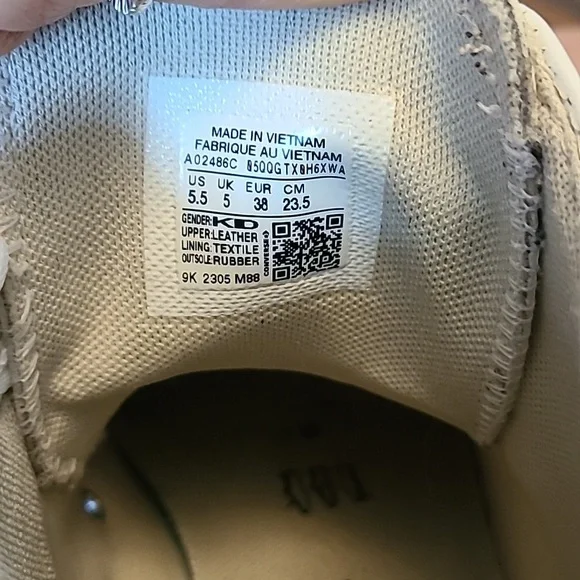 Chuck Taylor All Star Leather Platform, White, Size 7 - Picture 5 of 5